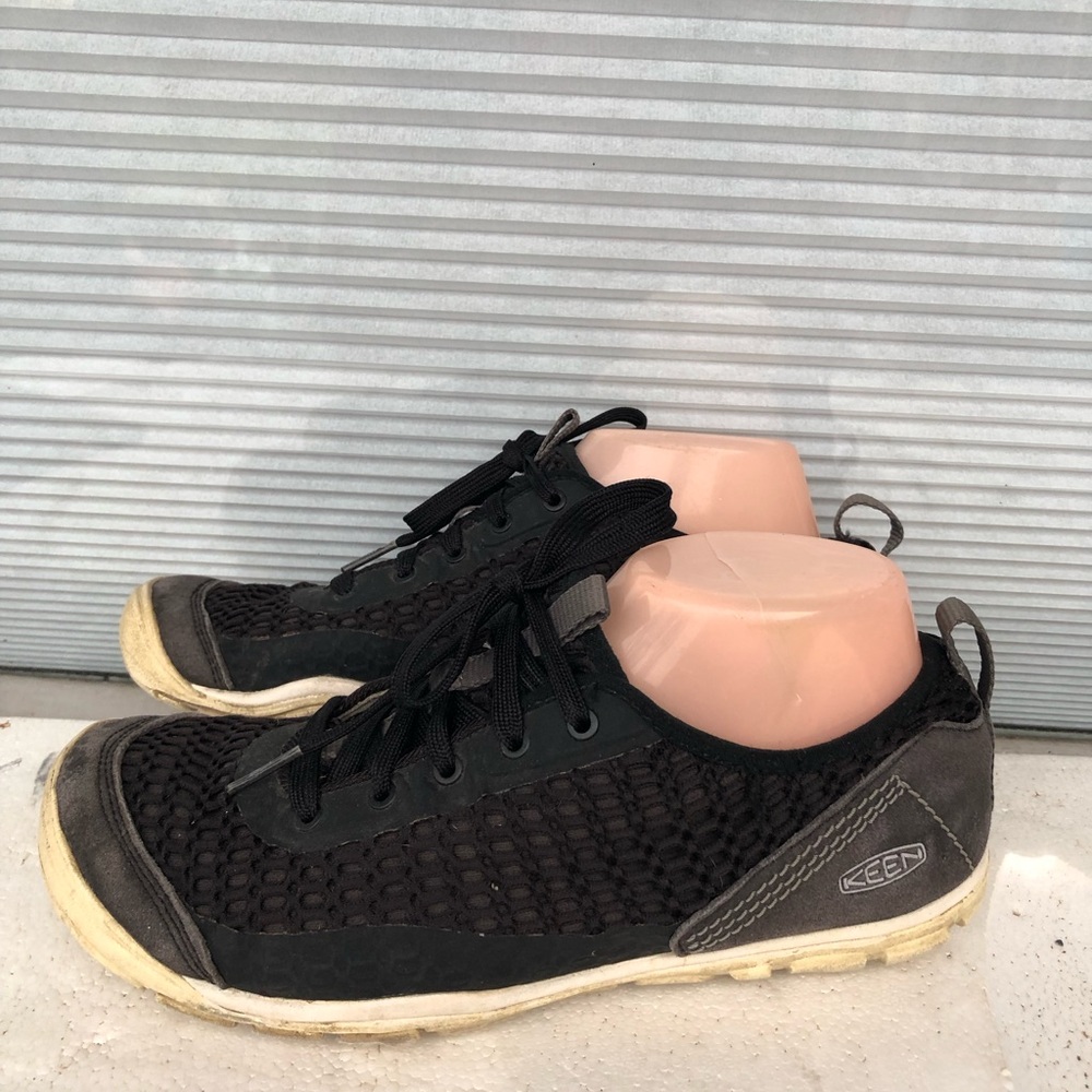 Keen CNX Merer Laces II Women’s Black and Gray Casual Shoes Size 8